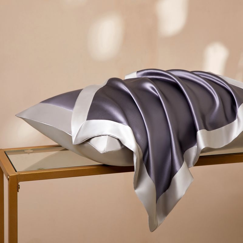 40 Momme Silk Pillowcase Front - Luxury Skincare Gifts ulasan dan harga