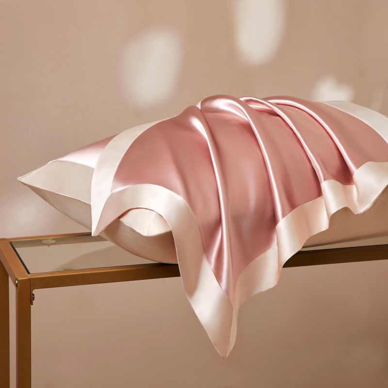 40 Momme Silk Pillowcase Front - Luxury Skincare Gifts ulasan dan harga